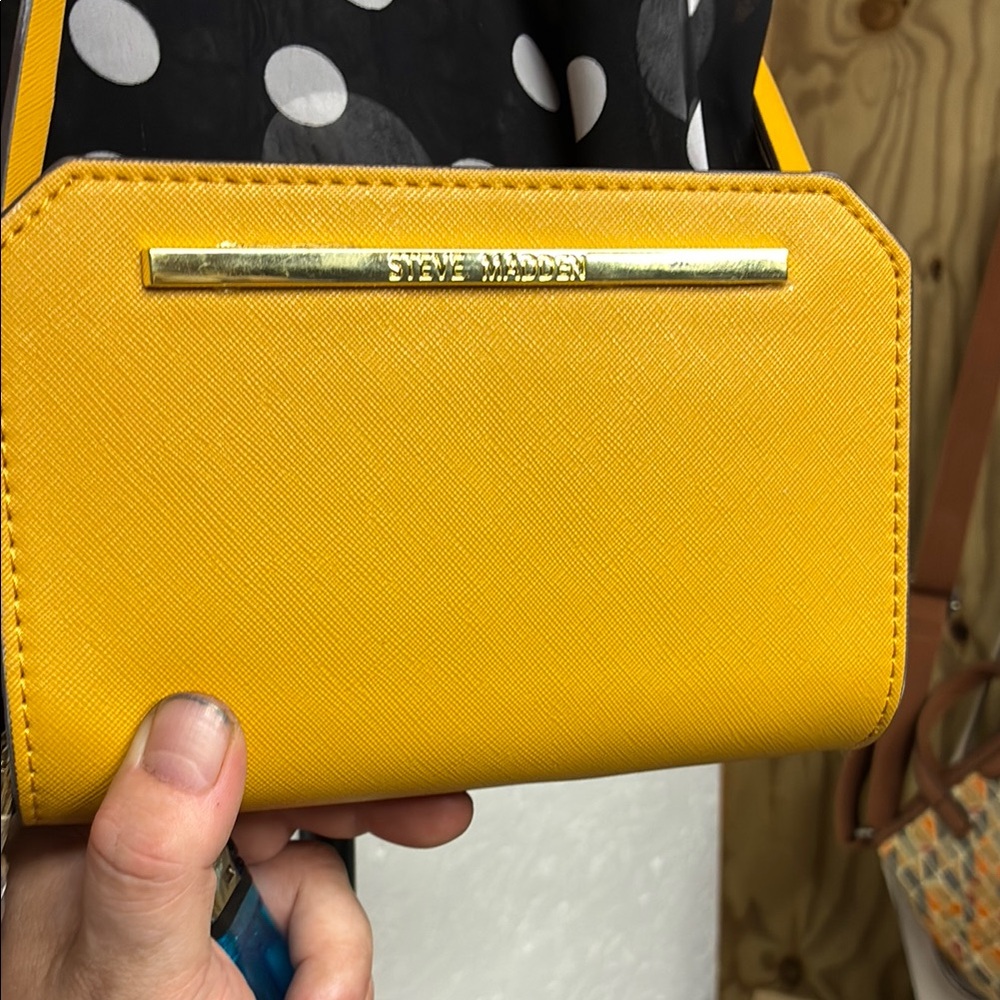 STEVE MADDEN Blannis Crossbody Women's Bag Mustard Yellow New With tags